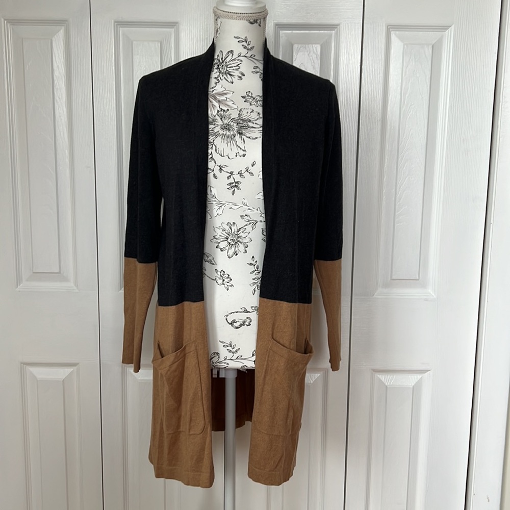 Dress Barn Women’s Cardigan Size Small